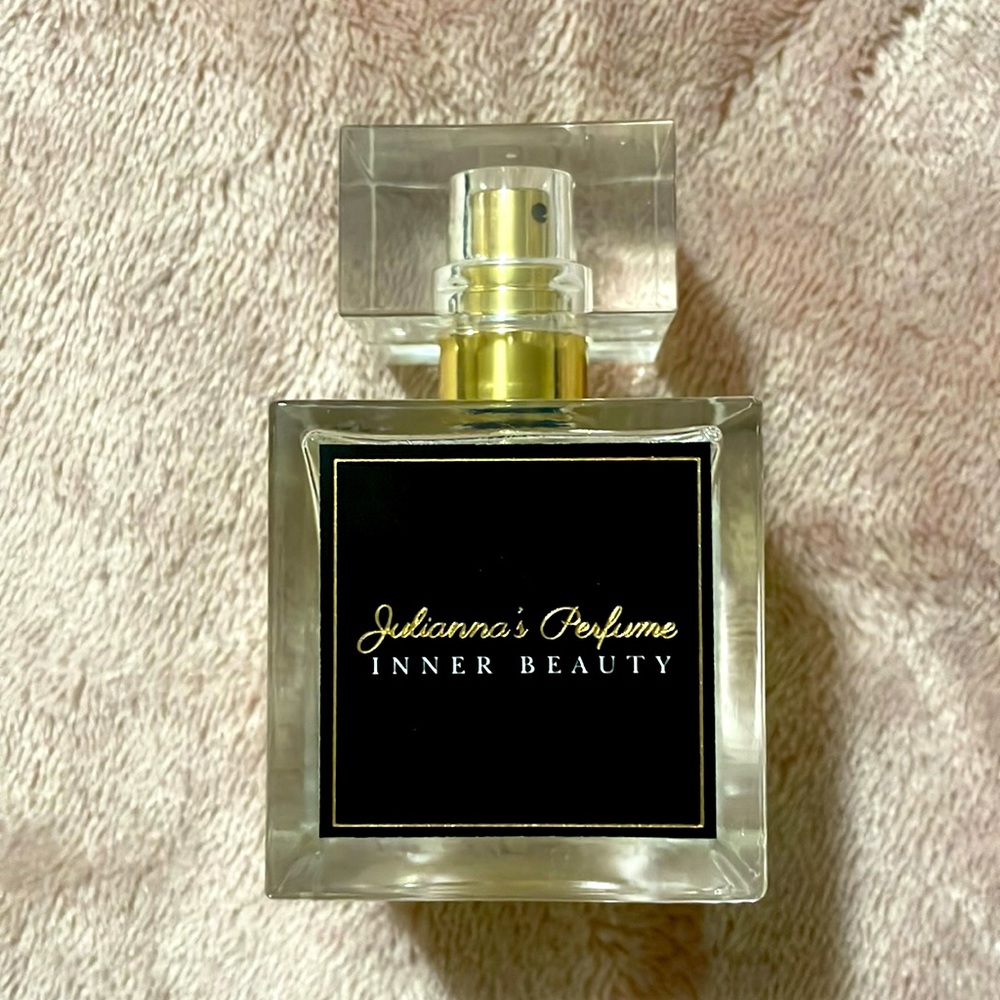 Julianna’s Perfume inspired by Delina